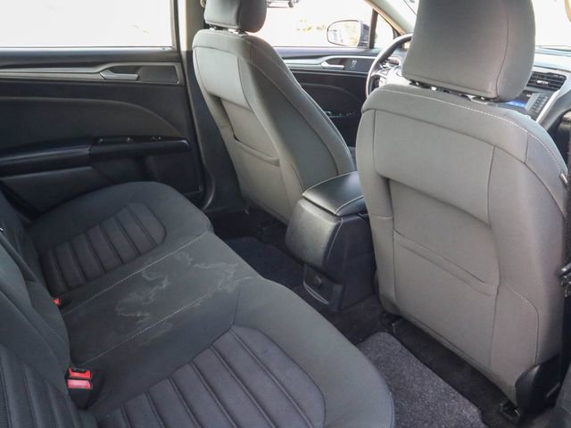 Used 2017 Ford Fusion SE FWD image 33