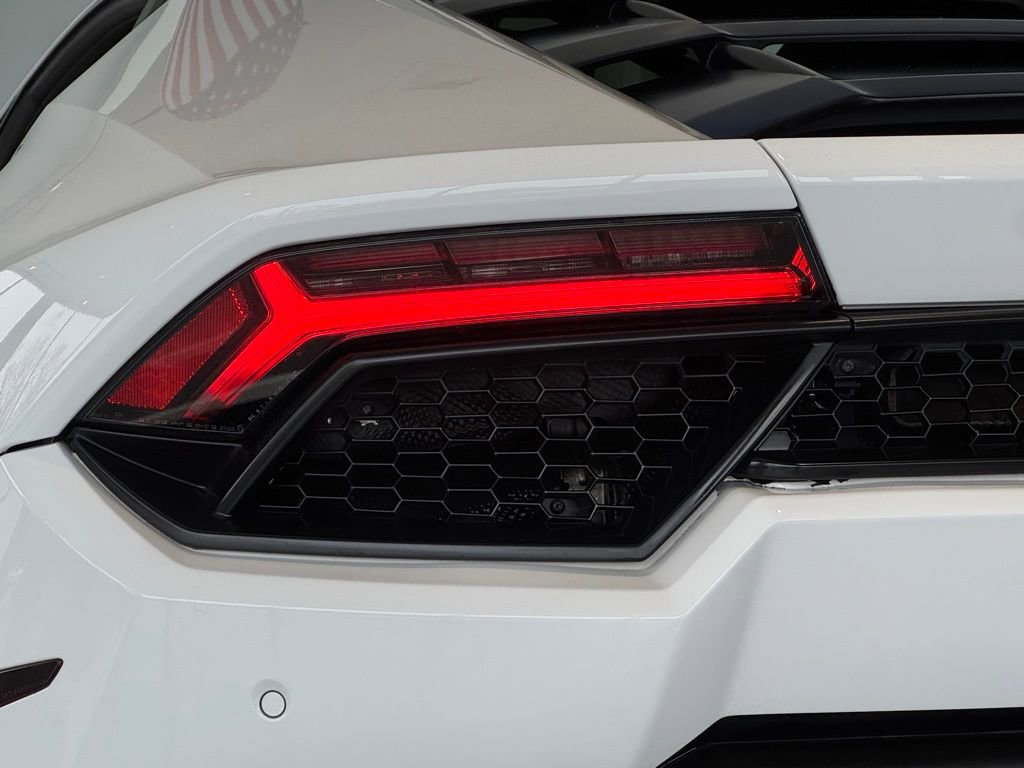 Used 2016 Lamborghini Huracan LP 580-2 image 12