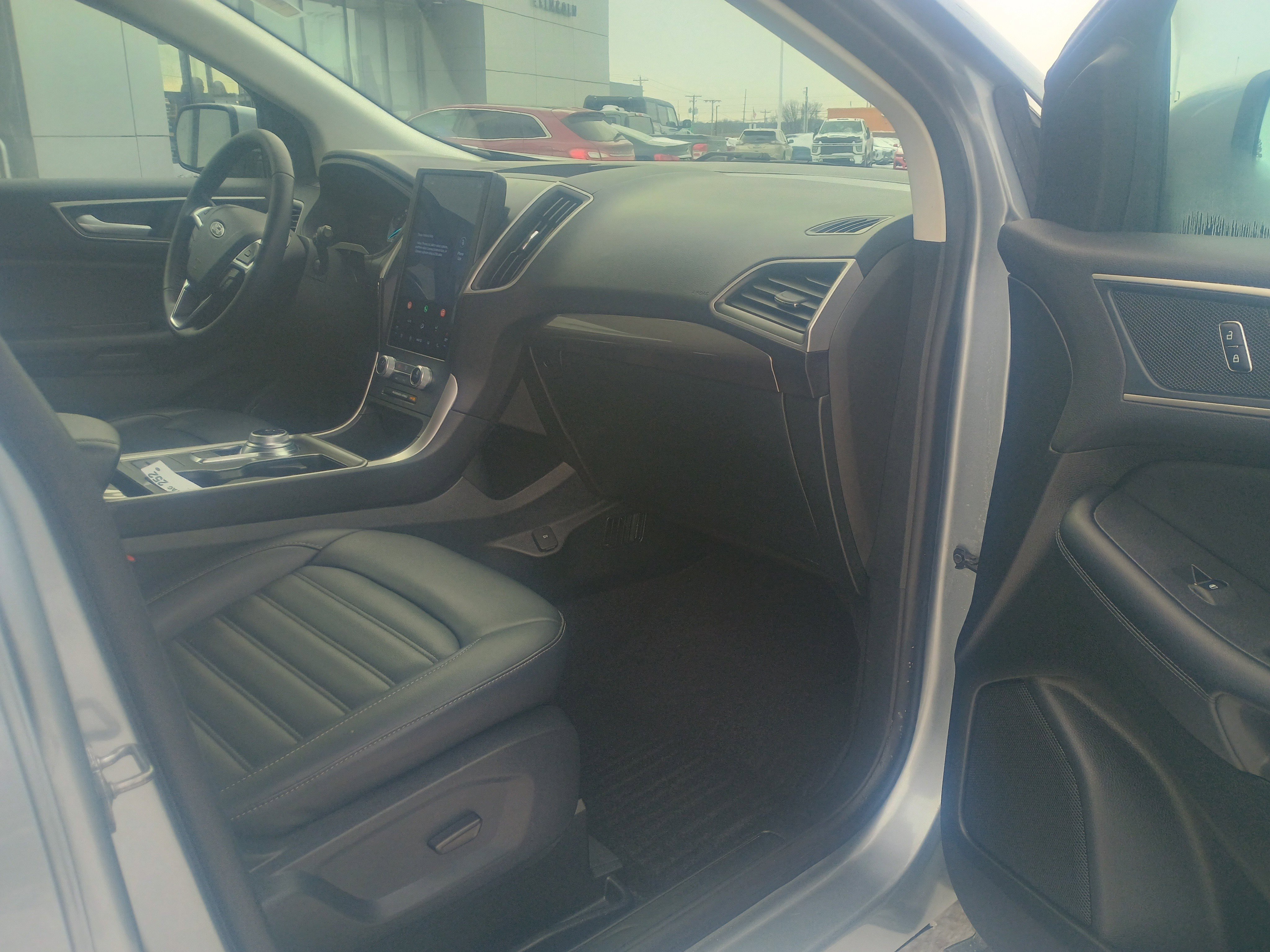 Certified 2024 Ford Edge SEL w/ Convenience Package image 17