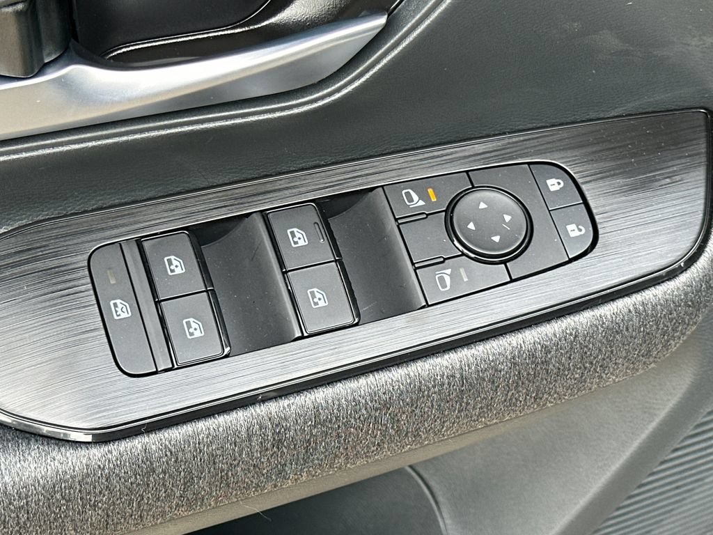New 2026 Nissan Kicks SV w/ SV Premium Package AWD/4WD image 8