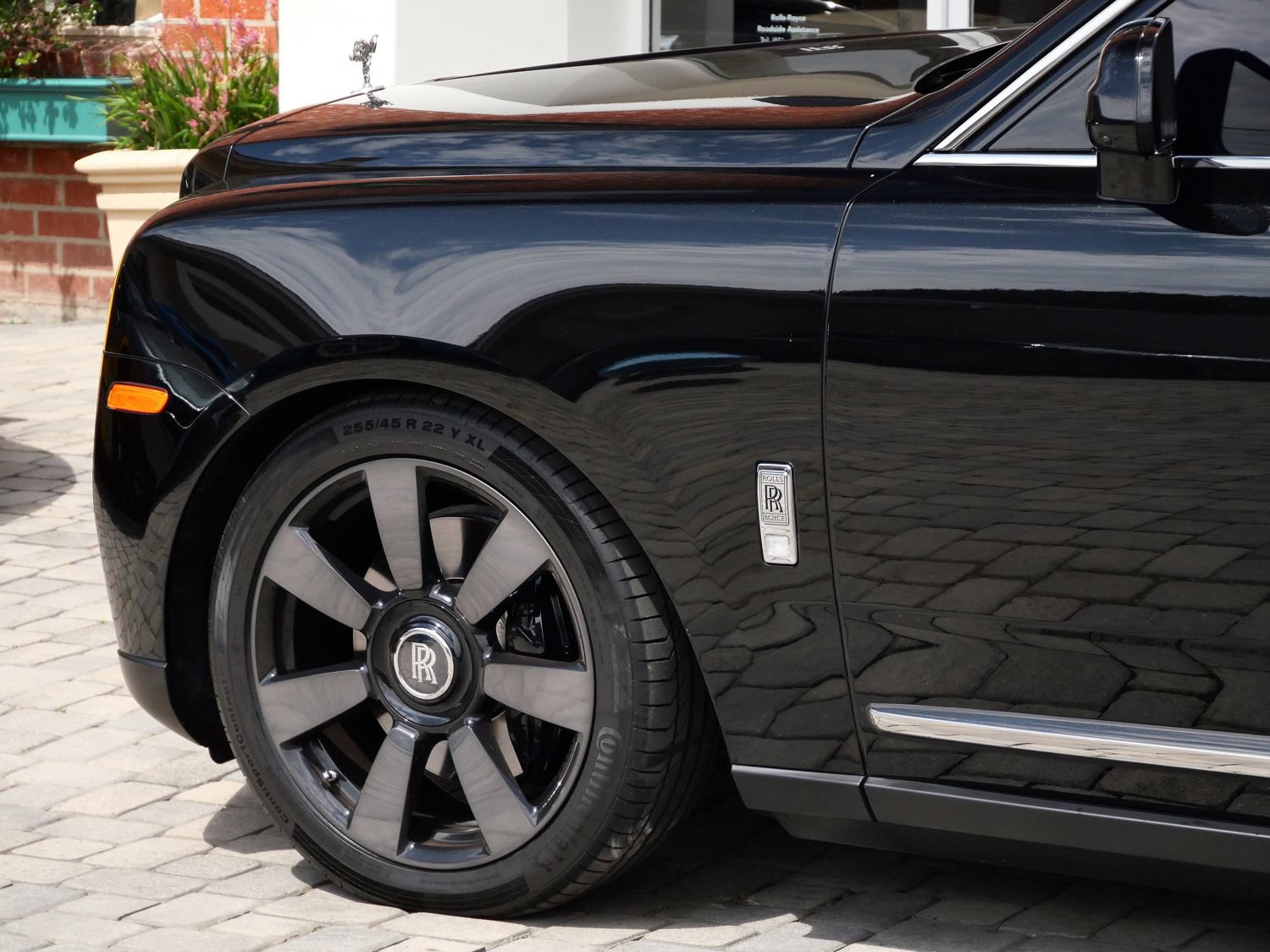 Used 2021 Rolls-Royce Cullinan AWD/4WD image 22