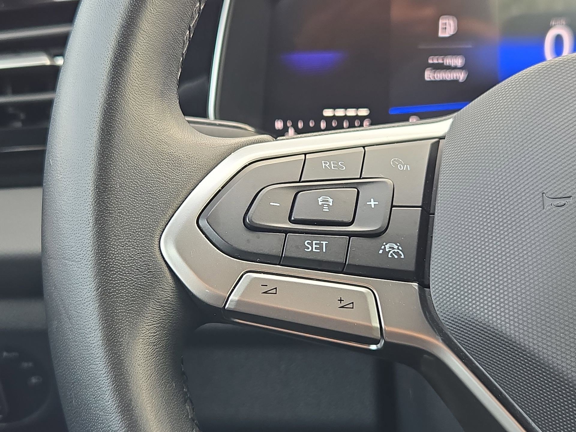 Used 2025 Volkswagen Jetta Sport image 18