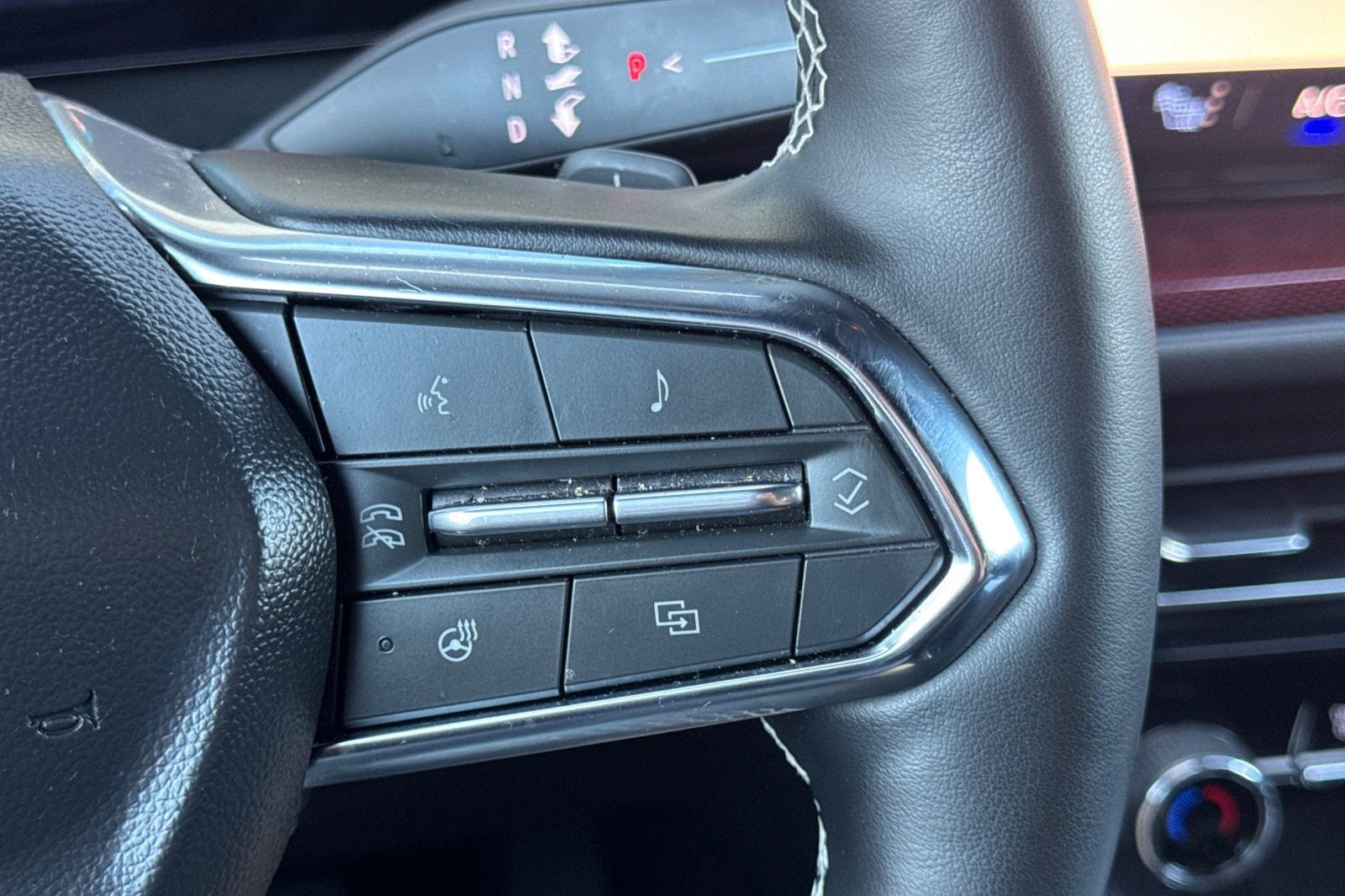 Used 2025 Chevrolet Traverse Z71 AWD/4WD image 40