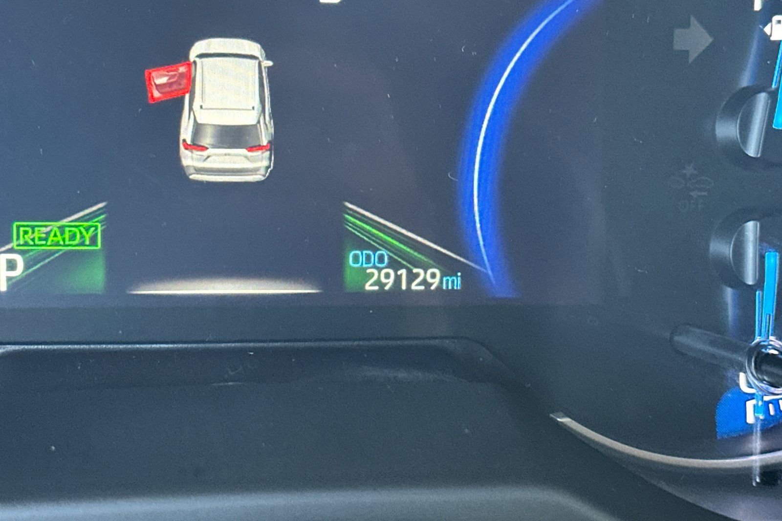 Certified 2025 Toyota RAV4 LE image 31