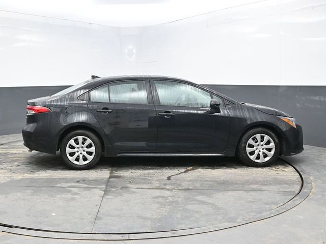 Used 2023 Toyota Corolla LE FWD image 8