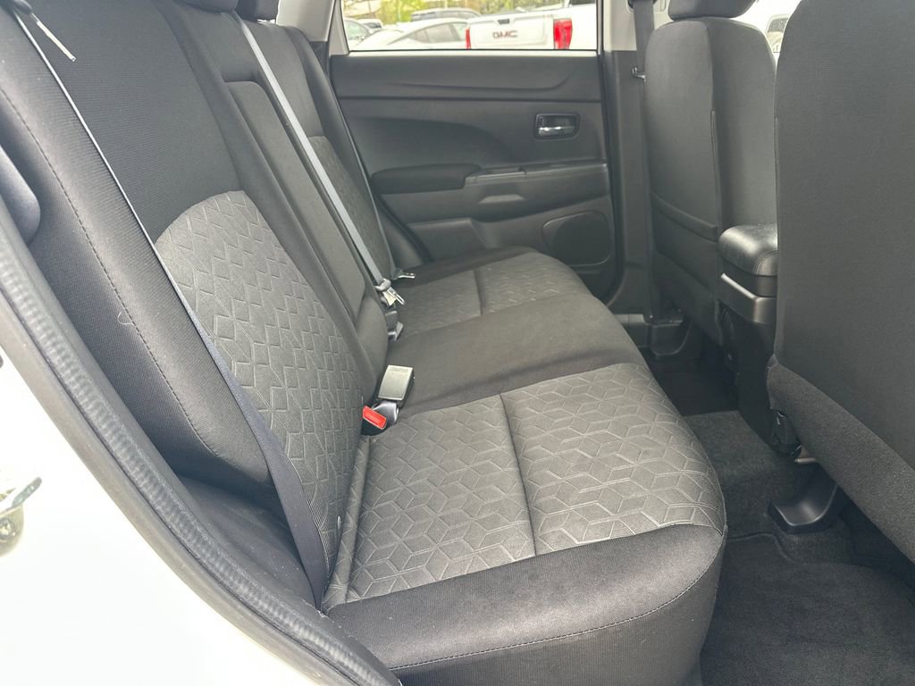 Used 2020 Mitsubishi Outlander Sport ES image 16