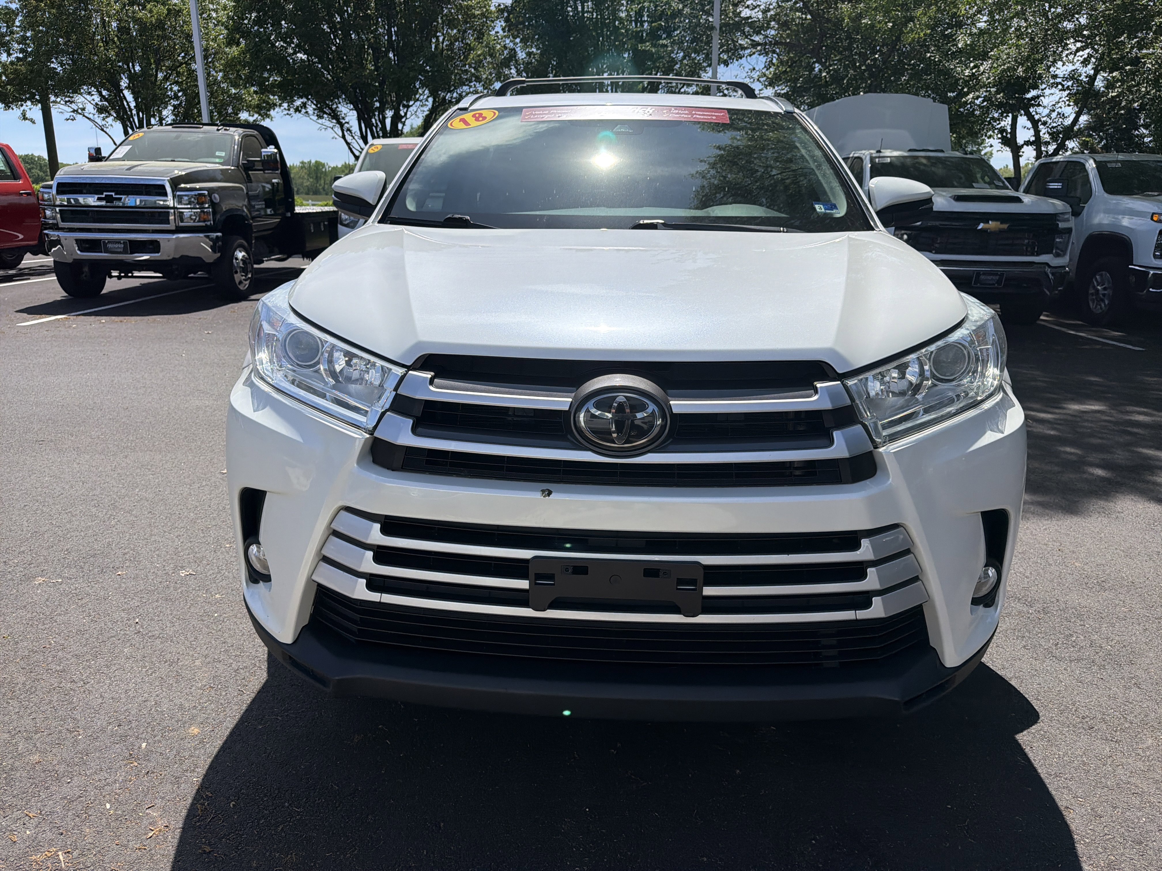 Used 2018 Toyota Highlander XLE image 3
