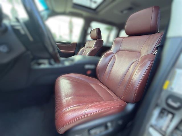 Used 2020 Lexus LX 570 4WD w/ Luxury Package image 12