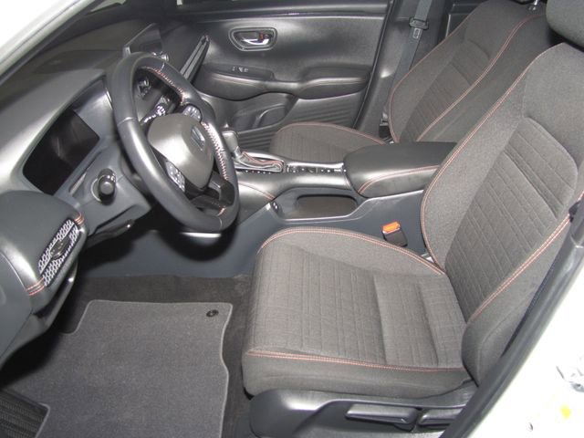Certified 2025 Honda HR-V Sport image 8