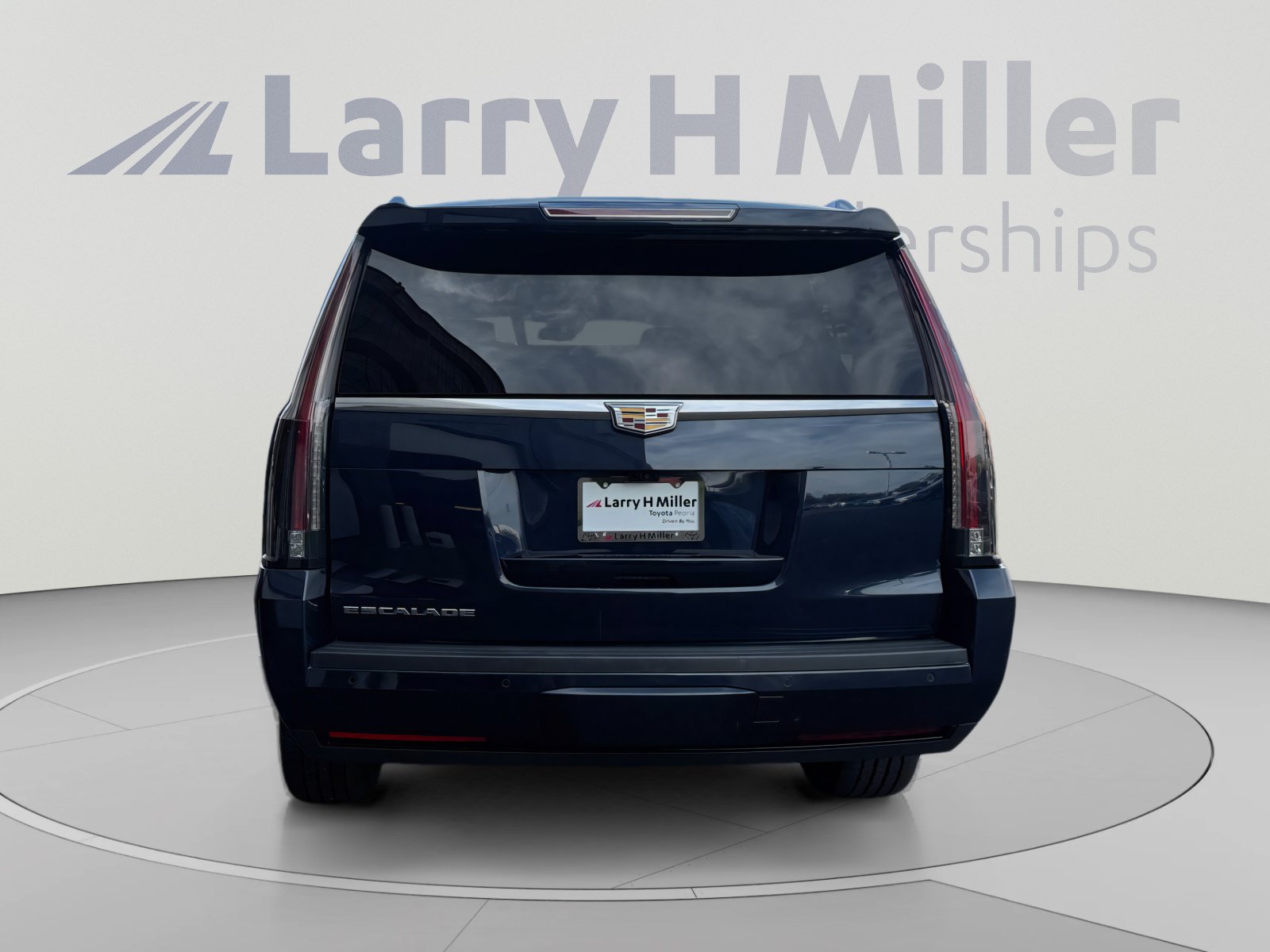 Used 2020 Cadillac Escalade ESV Luxury AWD/4WD image 4