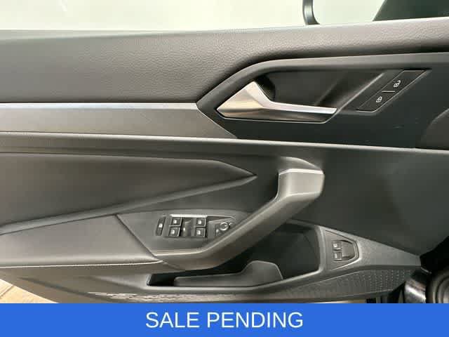 Used 2024 Volkswagen Jetta SE FWD image 18