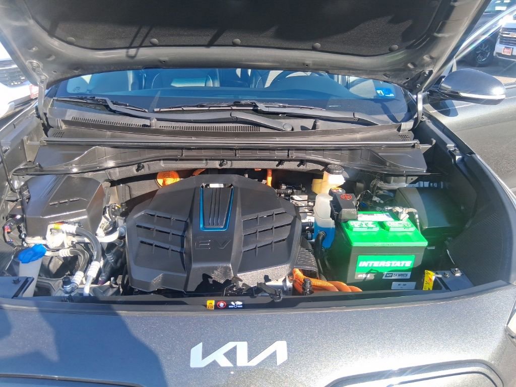 Certified 2022 Kia Niro EX w/ Cold Weather Package image 21