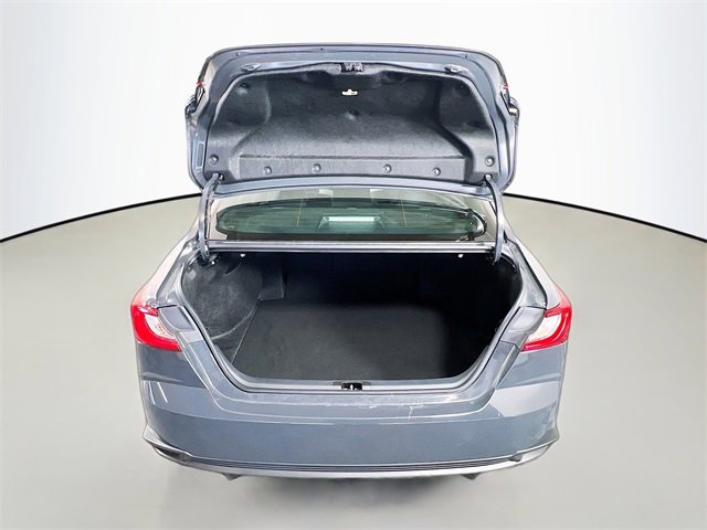 Used 2025 Toyota Camry SE image 28