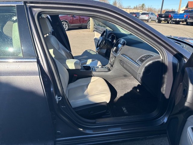 Used 2016 Chrysler 300 Limited w/ Driver Convenience Group image 14