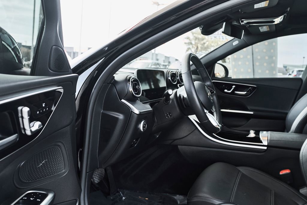 Used 2025 Mercedes-Benz C 300 4MATIC Sedan image 16