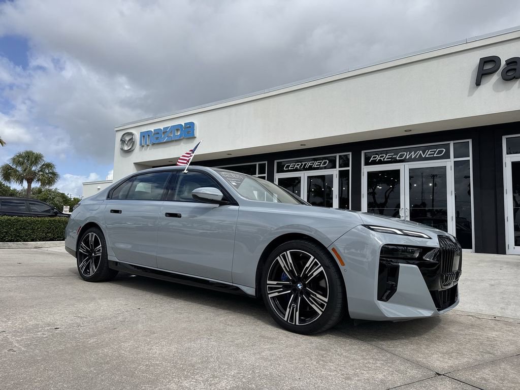 Used 2023 BMW 760i xDrive image 22