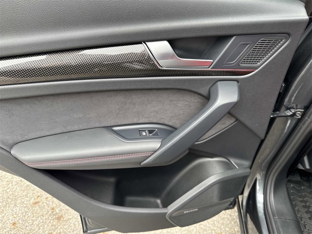 Used 2024 Audi SQ5 Prestige image 12