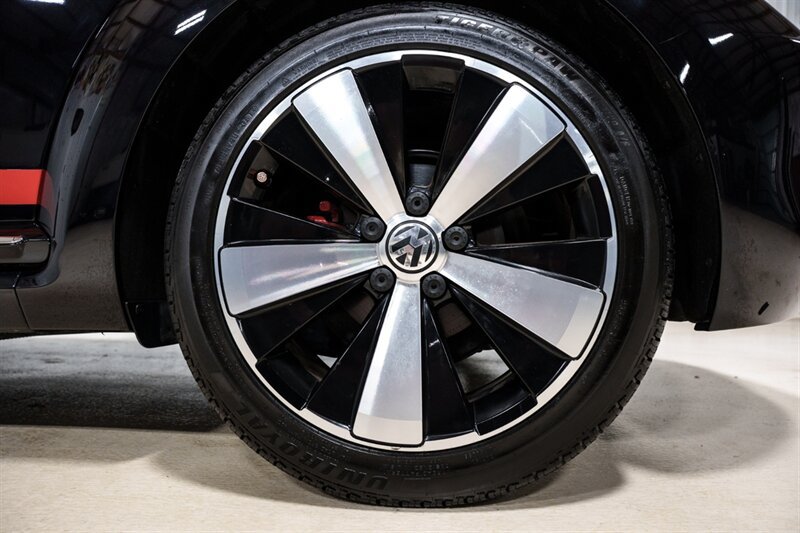 Used 2013 Volkswagen Beetle 2.0T FWD image 14