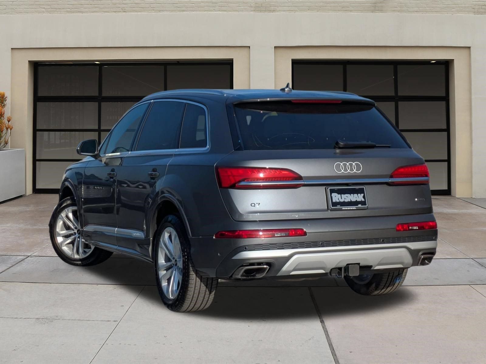 Used 2025 Audi Q7 3.0T Premium Plus w/ Premium Plus Package AWD/4WD image 2
