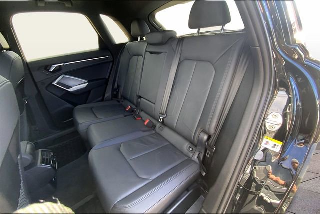 Certified 2025 Audi Q3 2.0T Premium w/ Convenience Package image 18