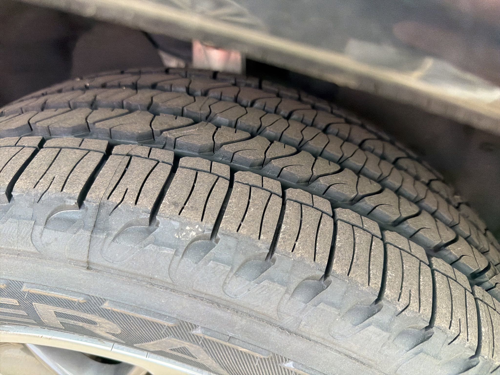 Used 2019 Jeep Grand Cherokee Overland RWD image 5