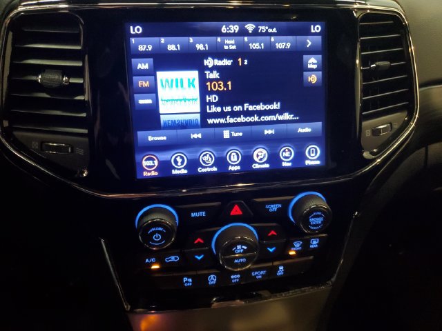 Used 2019 Jeep Grand Cherokee Altitude AWD/4WD image 18