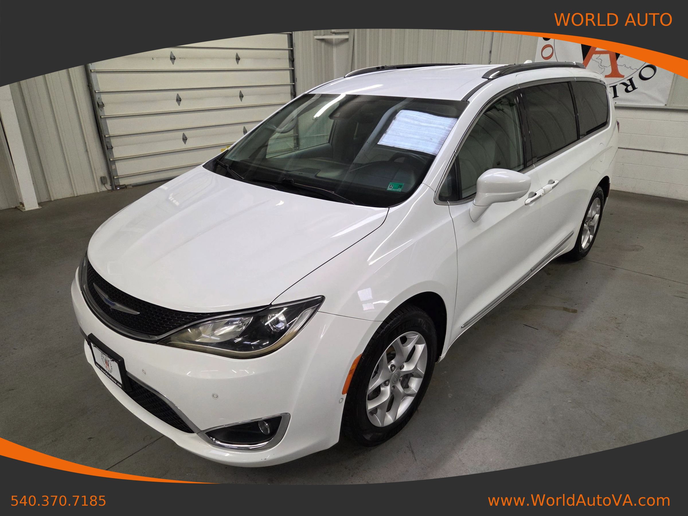 Used 2018 Chrysler Pacifica Touring-L Plus FWD image 1