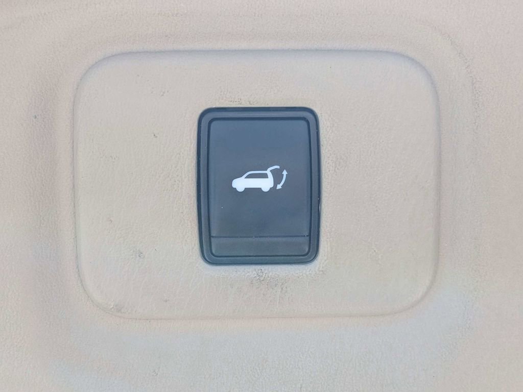 Used 2017 Nissan Pathfinder Platinum FWD image 13