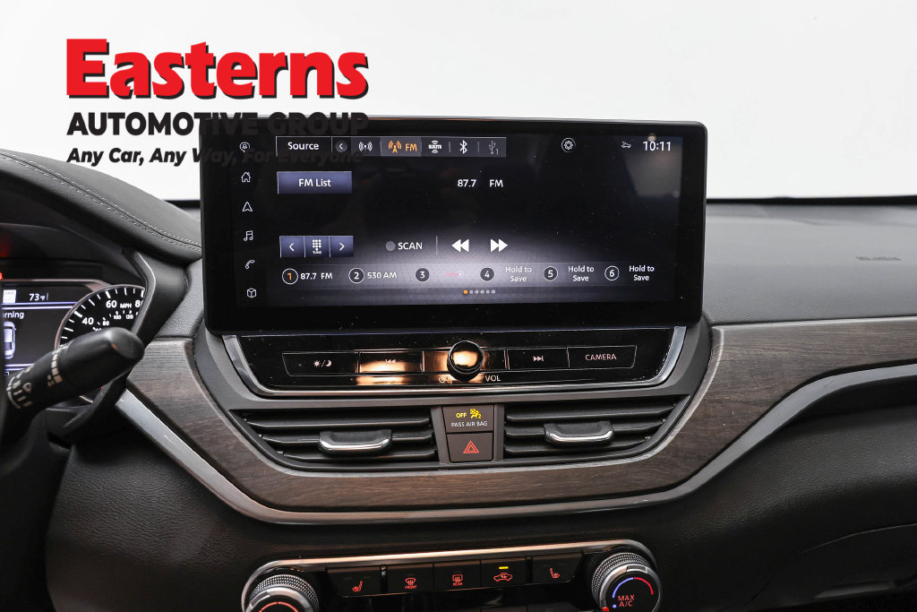 Used 2023 Nissan Altima 2.5 SV w/ SV Premium Package FWD image 13