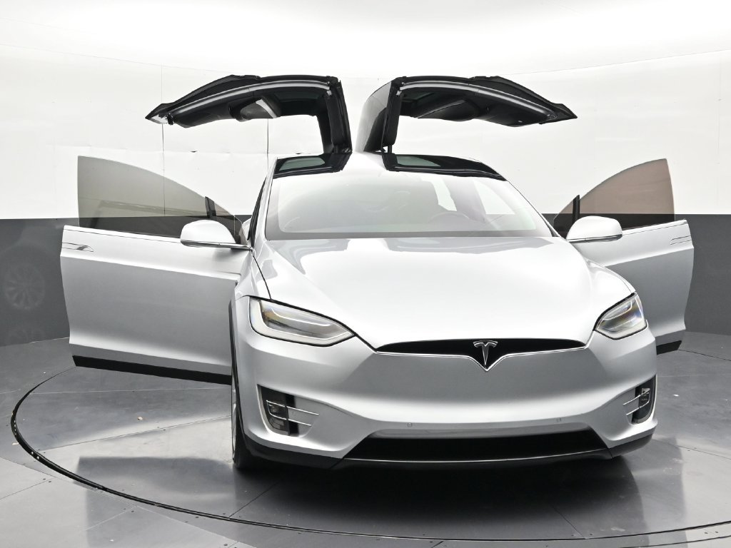 Used 2018 Tesla Model X 100D AWD/4WD image 32