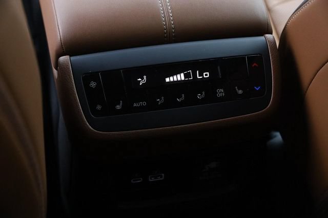 Certified 2025 Nissan Pathfinder Platinum w/ Cargo Package FWD image 29