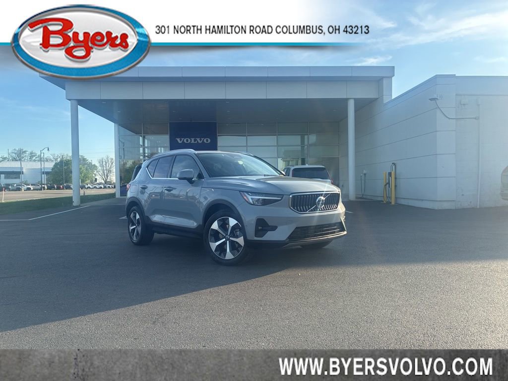 Used 2025 Volvo XC40 B5 Plus