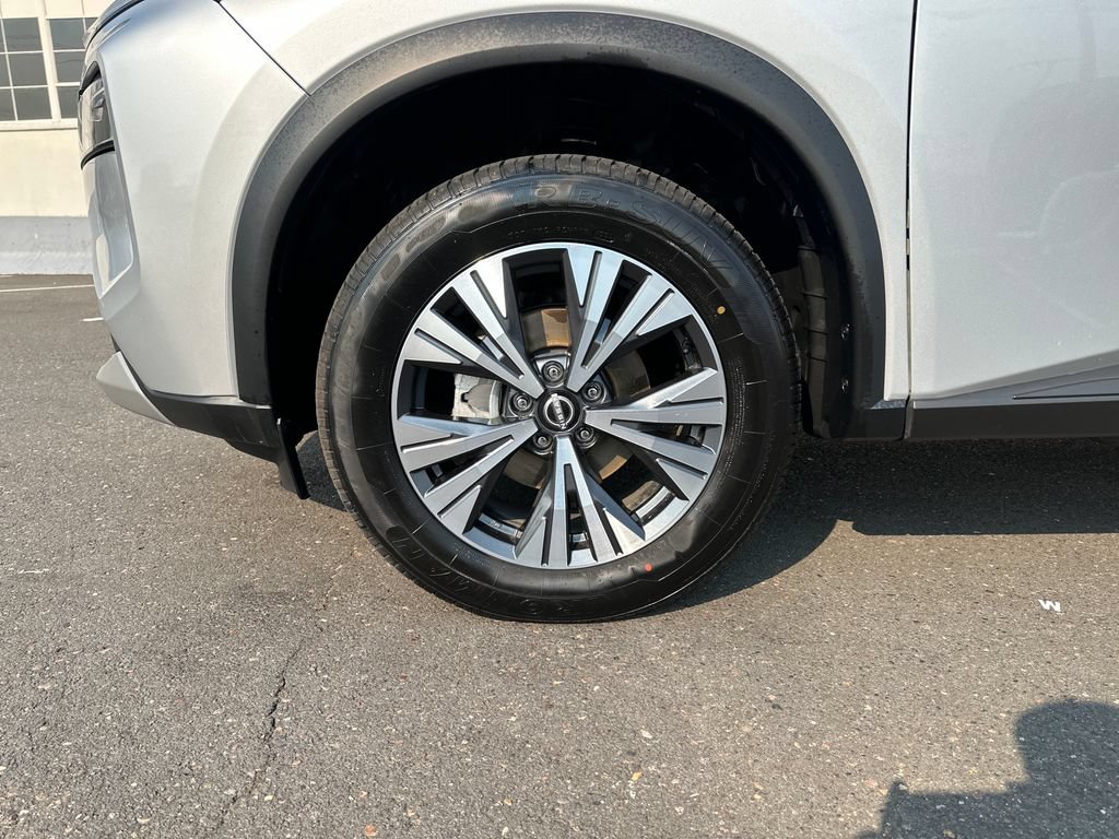 Used 2022 Nissan Rogue SV AWD/4WD image 11
