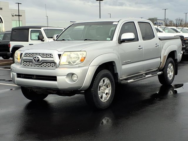 Used 2011 Toyota Tacoma PreRunner image 2
