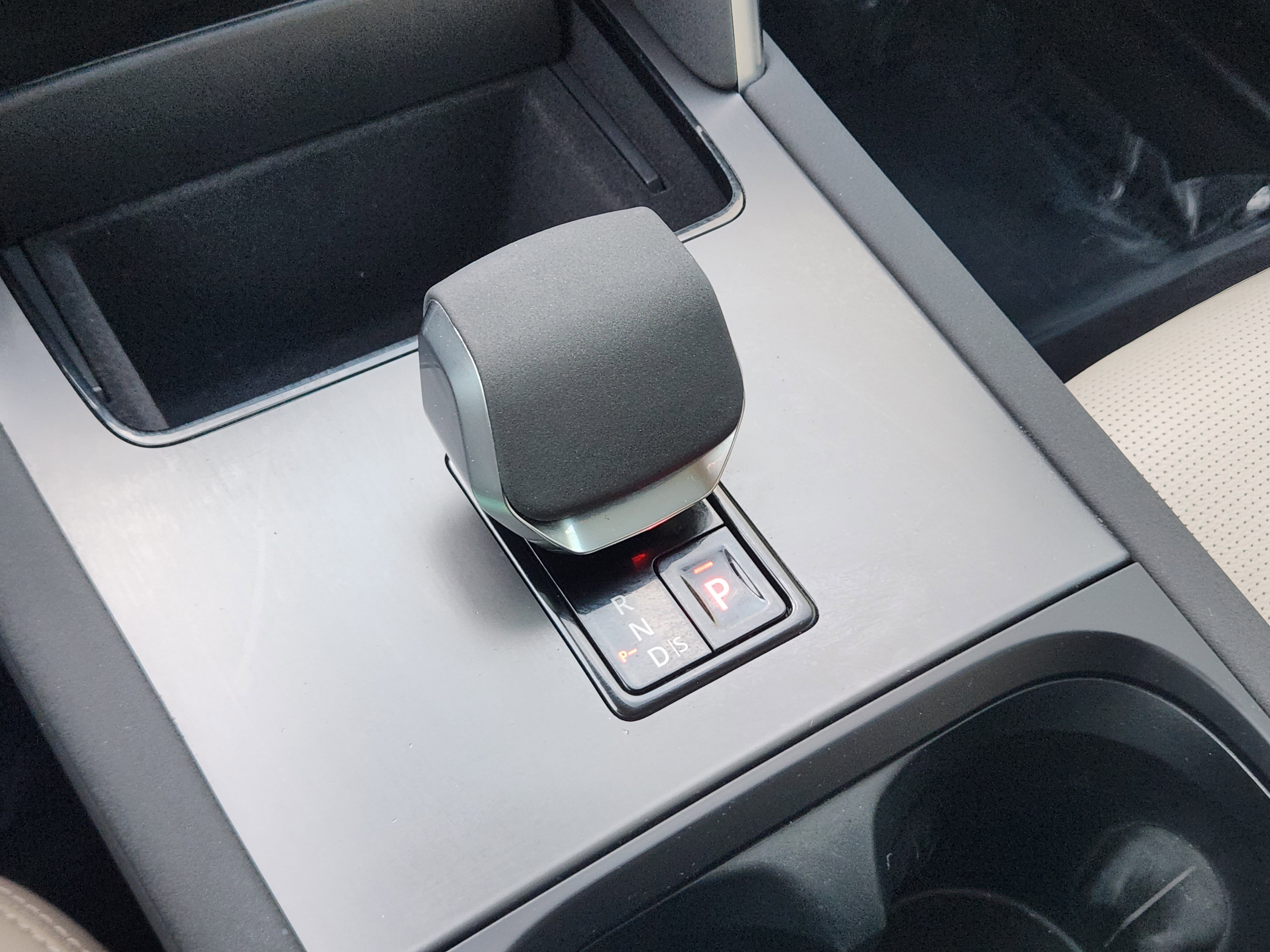 Certified 2024 Land Rover Discovery Sport S image 21