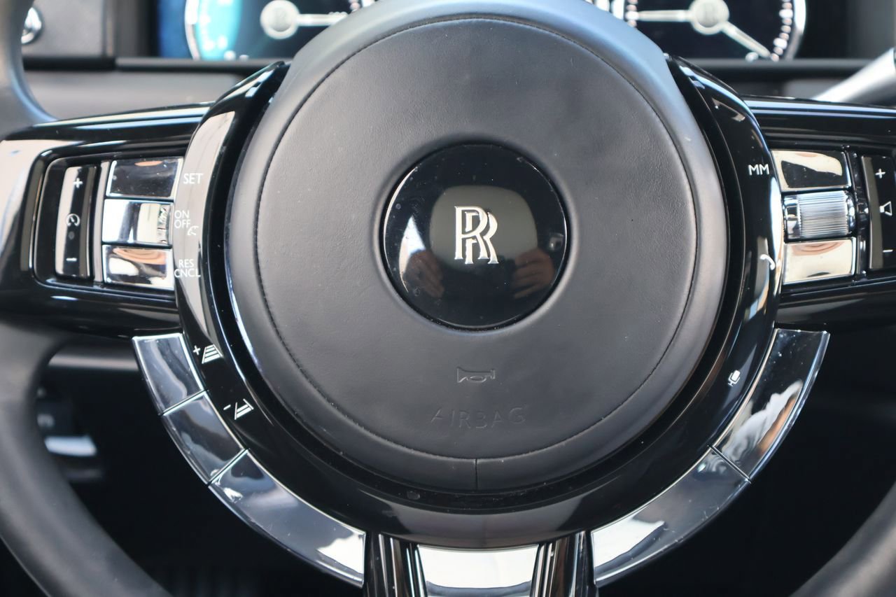 Certified 2022 Rolls-Royce Cullinan AWD/4WD image 17