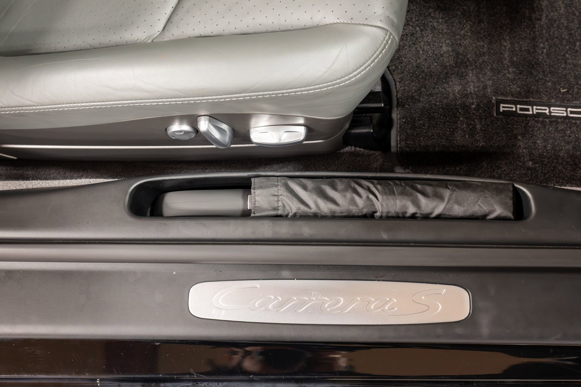 Used 2006 Porsche 911 Carrera S image 48