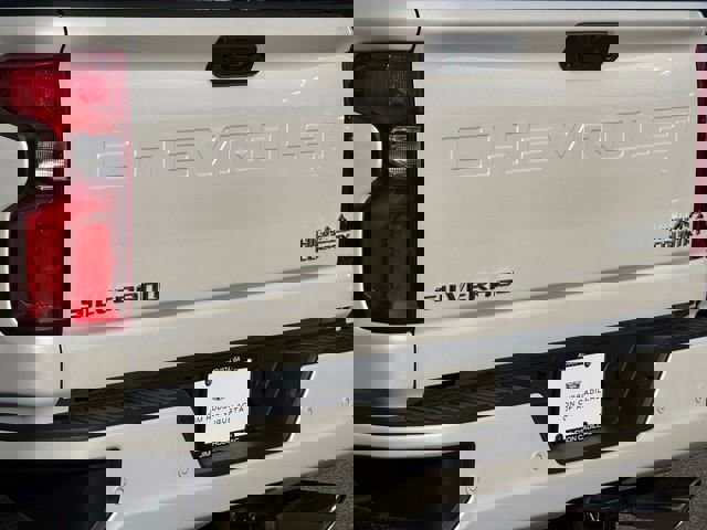 Used 2024 Chevrolet Silverado 2500 High Country w/ Technology Package image 10