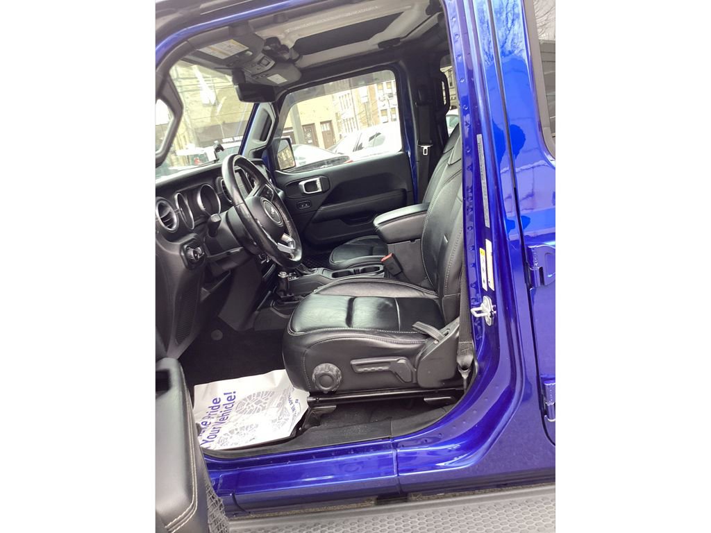 Used 2018 Jeep Wrangler Unlimited Sahara image 9