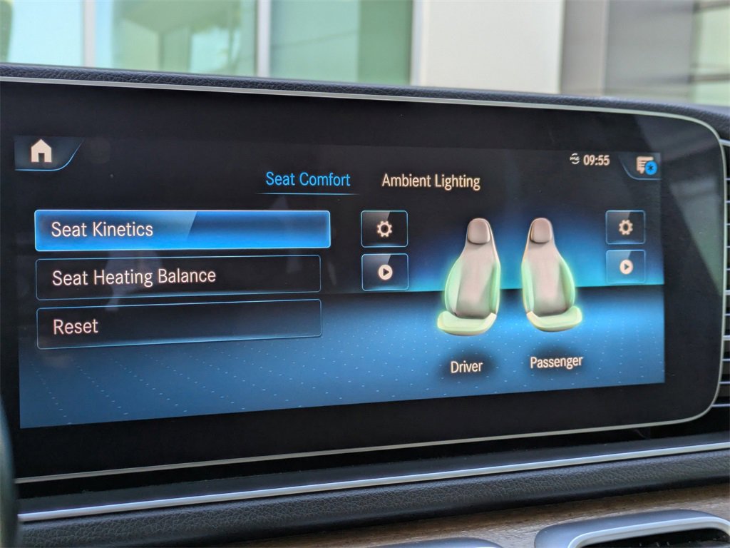 Used 2023 Mercedes-Benz GLS 450 4MATIC image 26