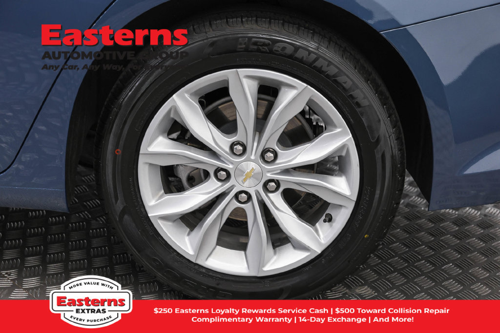 Used 2025 Chevrolet Malibu LT FWD image 34