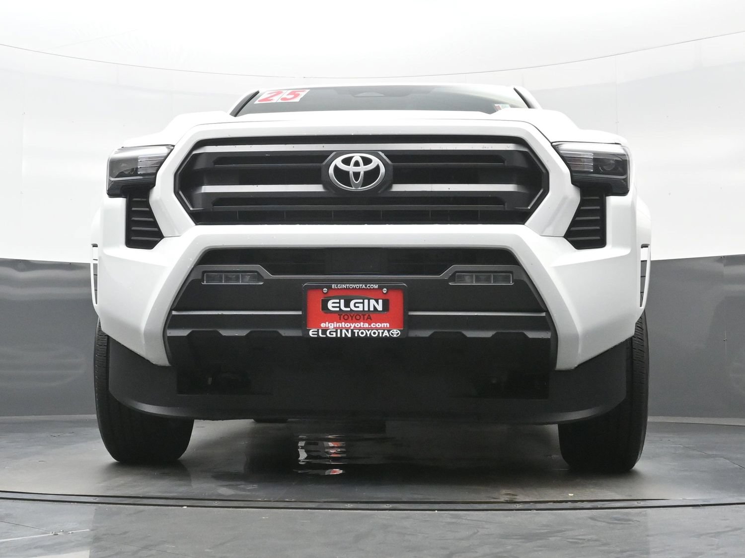 Used 2025 Toyota Tacoma SR5 AWD/4WD image 27