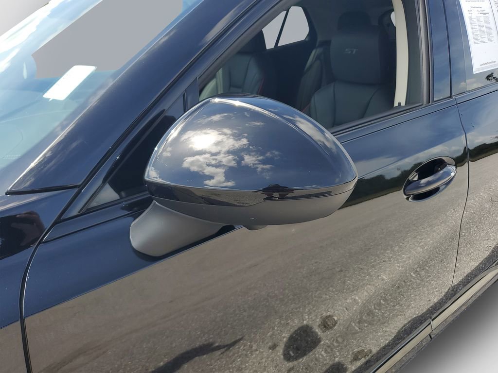 Used 2023 Buick Envision Essence w/ Technology Package I image 11