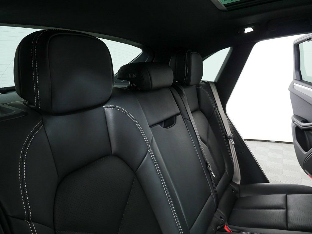 New 2026 Porsche Macan S image 24