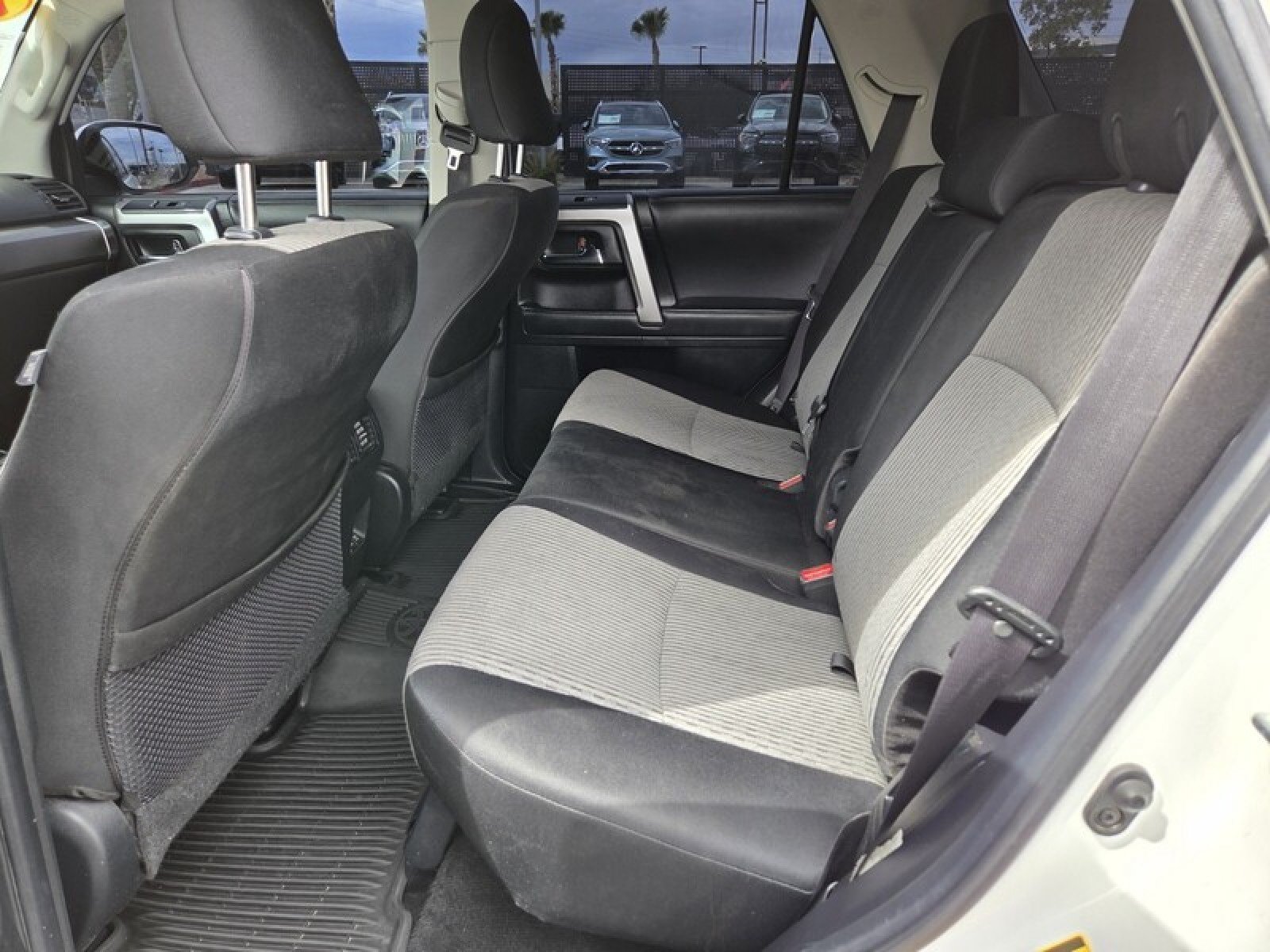 Used 2020 Toyota 4Runner SR5 AWD/4WD image 14