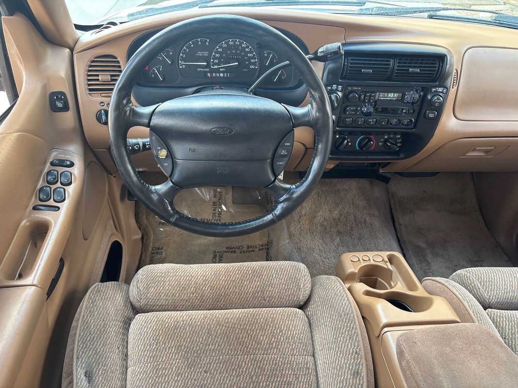 Used 1996 Ford Explorer XLT image 11