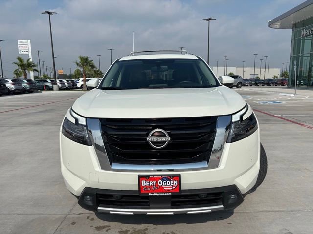 Used 2022 Nissan Pathfinder SL w/ SL Premium Package FWD image 2