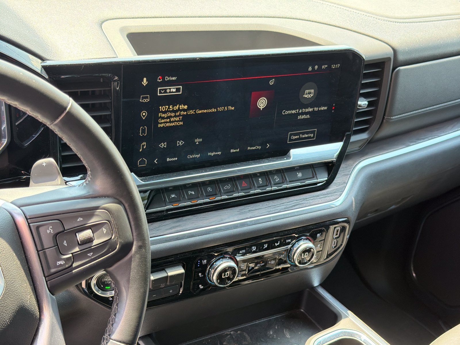 Used 2024 GMC Sierra 1500 SLT w/ SLT Premium Plus Package AWD/4WD image 16