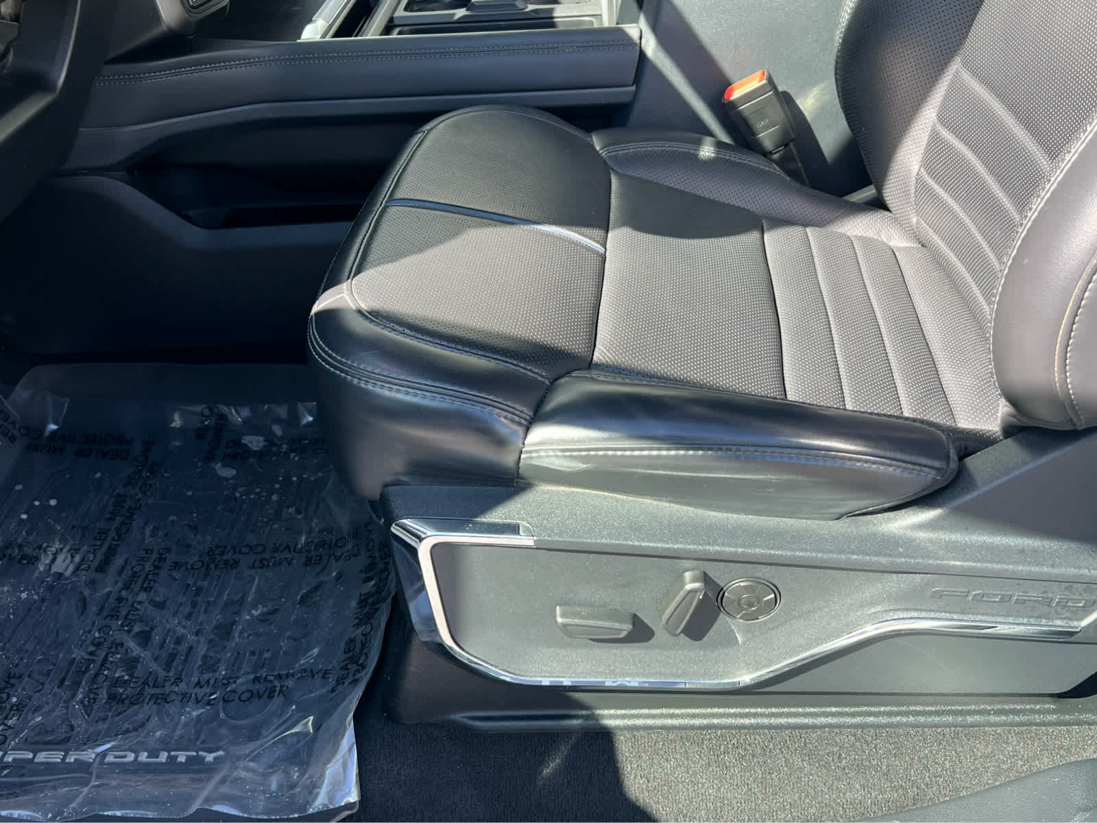 Certified 2025 Ford F350 Platinum AWD/4WD image 31