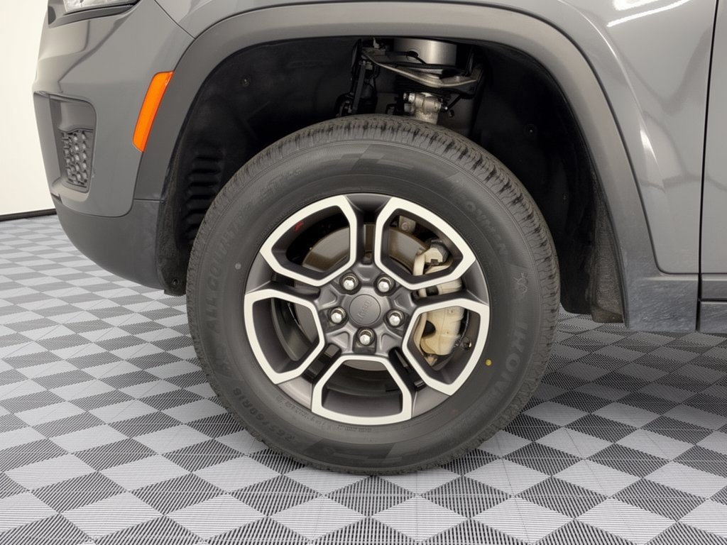 Used 2022 Jeep Grand Cherokee Trailhawk w/ Luxury Tech Group III AWD/4WD image 13